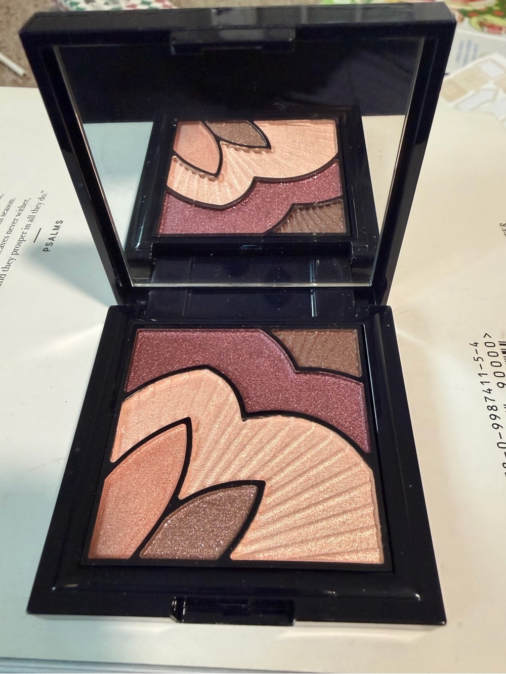 Estée Lauder Pure Color Eye Shadow - Picture 3 of 7